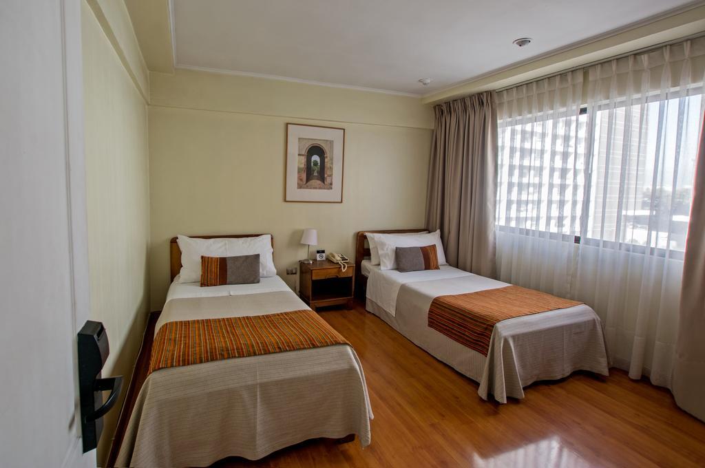 Hotel Dacarlo Сантьяго Экстерьер фото